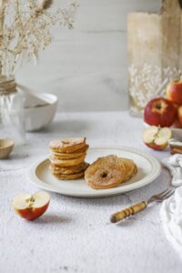 Jabłka w cynamonowym cieście przepis